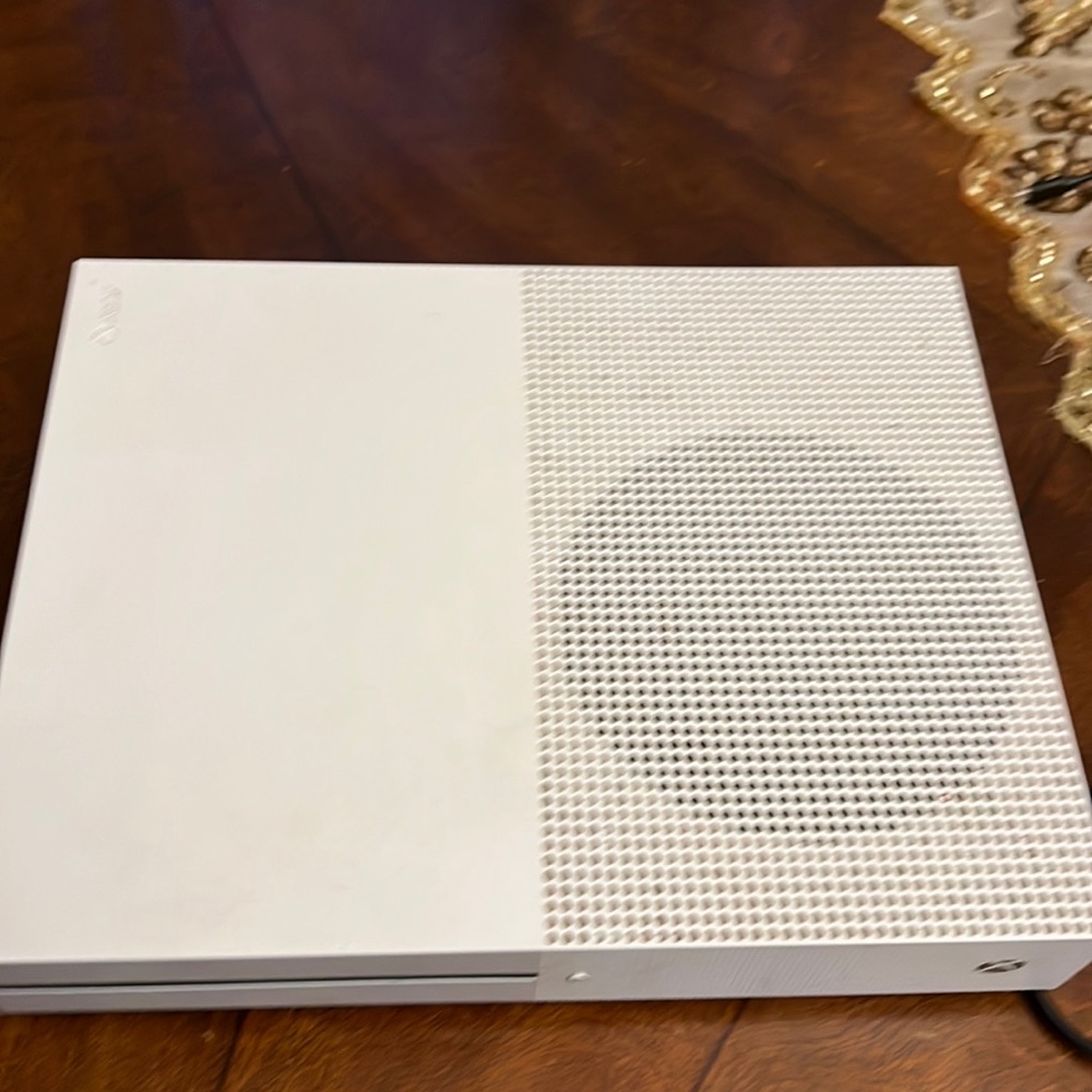 Xbox one s cables included no box